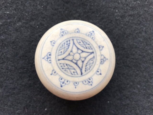 古玩陶瓷青花粉盒拍賣，當(dāng)前價(jià)格12000元