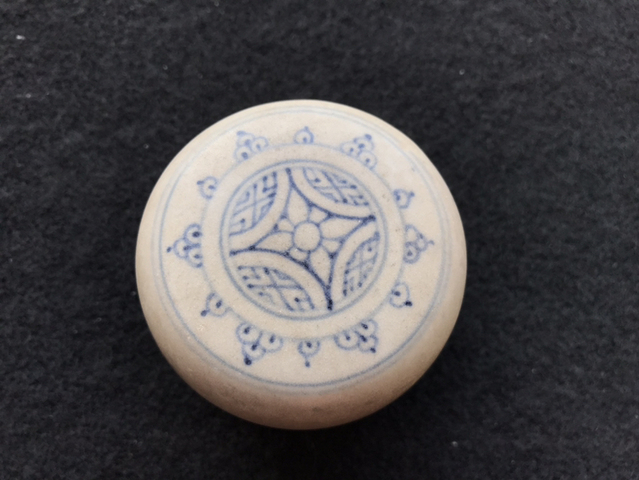 古玩陶瓷青花粉盒拍賣，當(dāng)前價(jià)格12000元