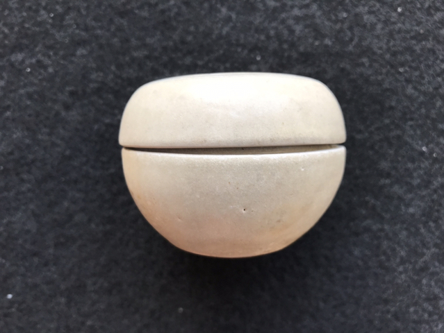 古玩陶瓷青花粉盒拍賣，當(dāng)前價(jià)格12000元