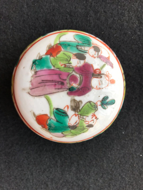 古玩陶瓷人物蓋盒拍賣，當前價格13000元