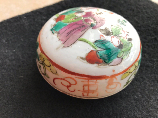 古玩陶瓷人物蓋盒拍賣，當前價格13000元