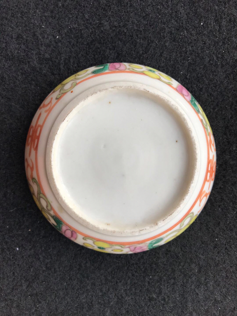 古玩陶瓷人物蓋盒拍賣，當前價格13000元