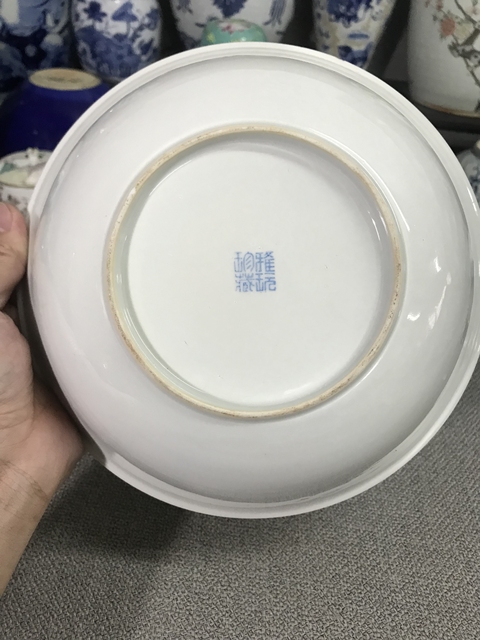 古玩陶瓷粉彩佛八寶紋盤拍賣，當(dāng)前價格3000元