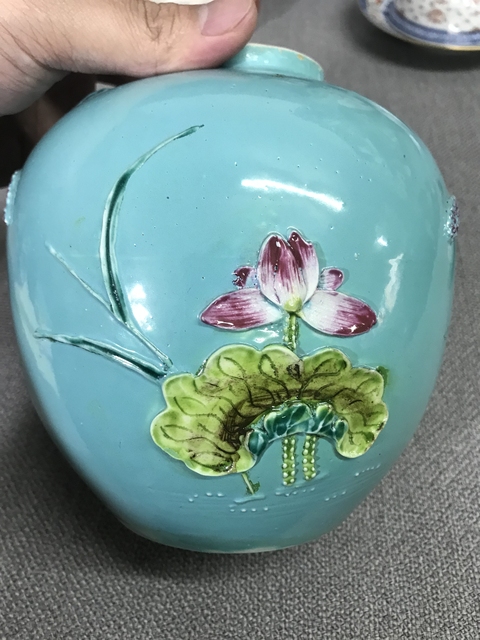 古玩陶瓷粉彩淺浮雕一路連科紋蓋罐拍賣，當(dāng)前價格4000元