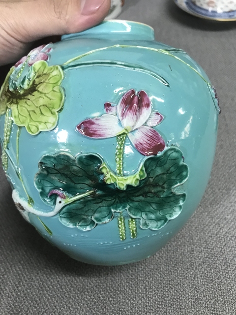 古玩陶瓷粉彩淺浮雕一路連科紋蓋罐拍賣，當(dāng)前價格4000元