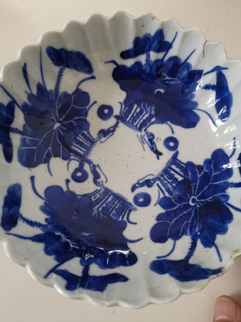 古玩陶瓷清光緒青花蓮池鴛鴦紋菊瓣高足碗一對拍賣，當前價格3690元