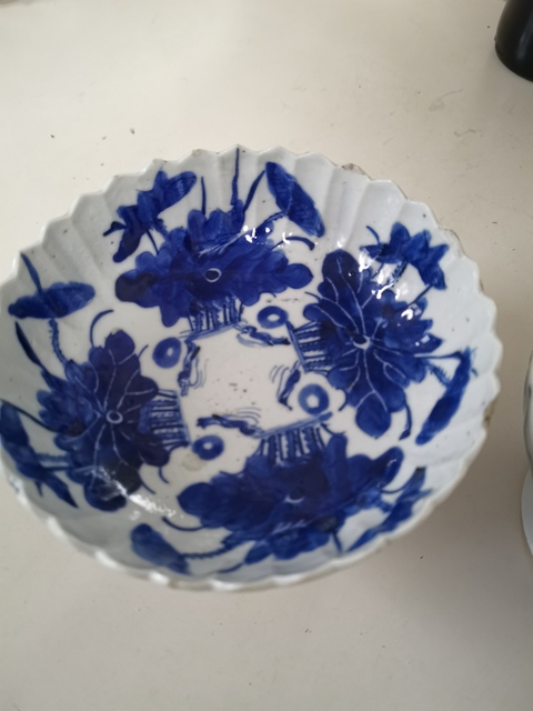 古玩陶瓷清光緒青花蓮池鴛鴦紋菊瓣高足碗一對拍賣，當前價格3690元