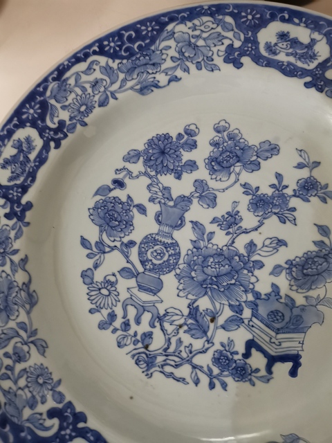 古玩陶瓷清雍正青花清供花卉魚藻紋折沿大盤拍賣，當前價格8800元