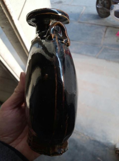 古玩陶瓷抱月瓶拍賣，當(dāng)前價格9000元