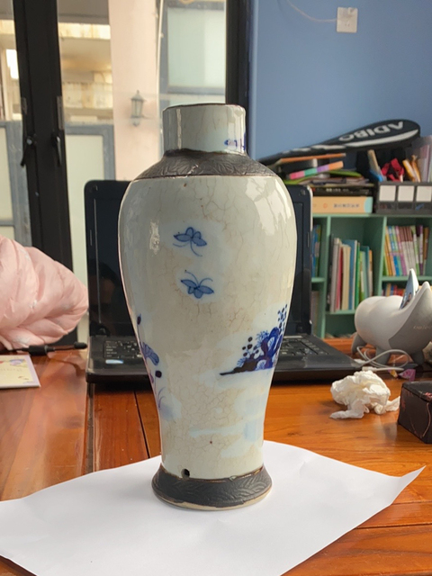 古玩陶瓷哥釉地青花瓶拍賣，當(dāng)前價格6800元