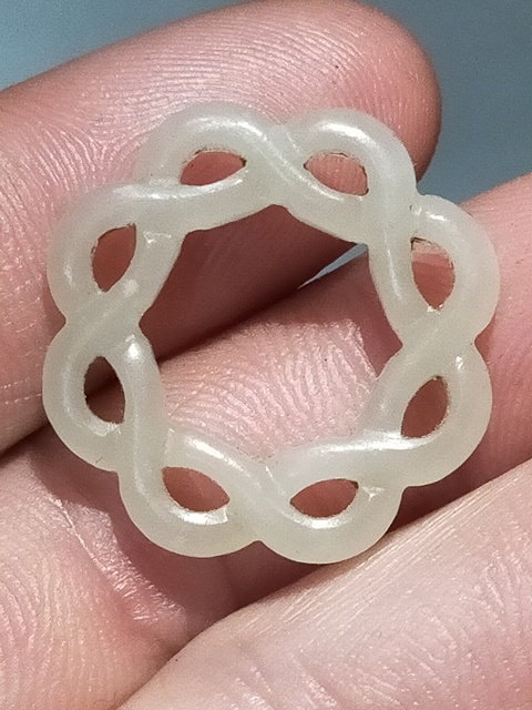 古玩玉器清代和田白玉絞絲環(huán)拍賣，當(dāng)前價格8000元