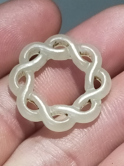 古玩玉器清代和田白玉絞絲環(huán)拍賣，當(dāng)前價格8000元