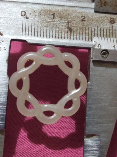 古玩玉器清代和田白玉絞絲環(huán)拍賣，當(dāng)前價格8000元