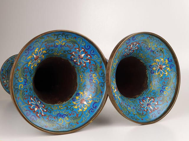 古玩雜項(xiàng)景泰藍(lán)花觚拍賣，當(dāng)前價(jià)格7650元