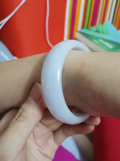 古玩玉器翡翠手鐲拍賣，當前價格8000元