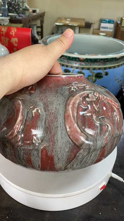 古玩陶瓷清中期紅釉貼塑螭龍紋瓶類殘器拍賣，當前價格11800元