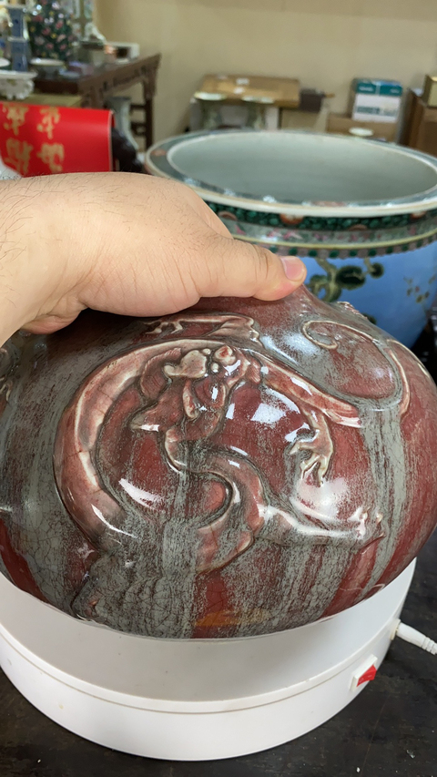 古玩陶瓷清中期紅釉貼塑螭龍紋瓶類殘器拍賣，當前價格11800元