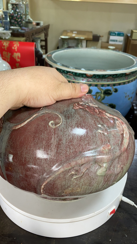 古玩陶瓷清中期紅釉貼塑螭龍紋瓶類殘器拍賣，當前價格11800元