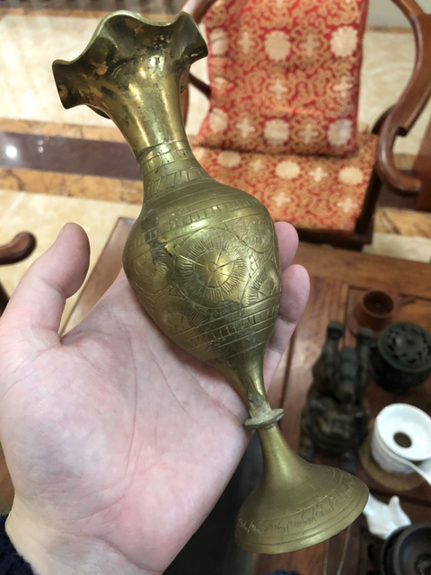 古玩雜項清末鏨花銅瓶（手刻）拍賣，當(dāng)前價格300元