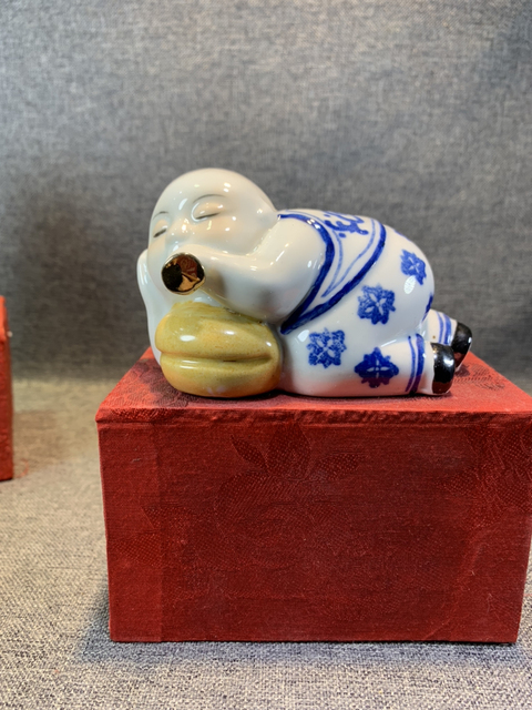 古玩陶瓷【紫煙閣】和尚擺件拍賣,當(dāng)前價(jià)格98元