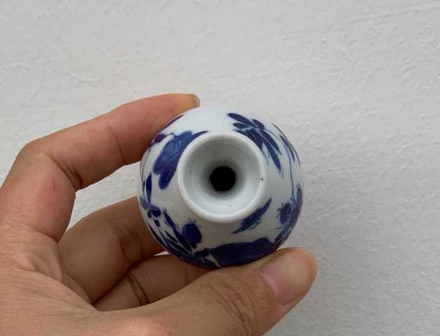 古玩陶瓷青花花蝶紋小玉壺春瓶拍賣，當(dāng)前價(jià)格5250元