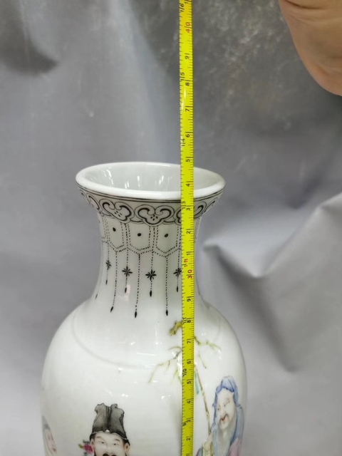 古玩陶瓷粉彩人物故事紋大瓶拍賣，當(dāng)前價格10500元