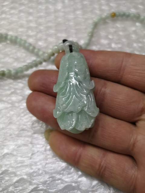 古玩玉器翠白菜拍賣,當(dāng)前價(jià)格350元