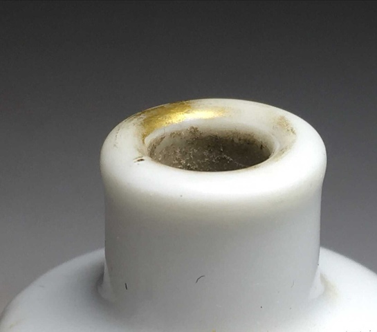 古玩陶瓷鼻煙壺拍賣，當前價格8600元