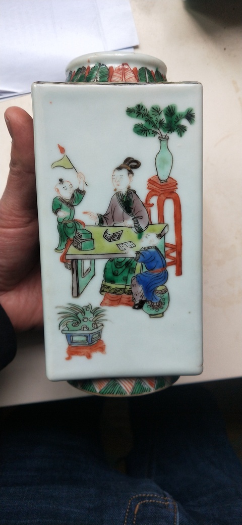 古玩陶瓷人物紋五彩琮式瓶拍賣，當前價格7600元