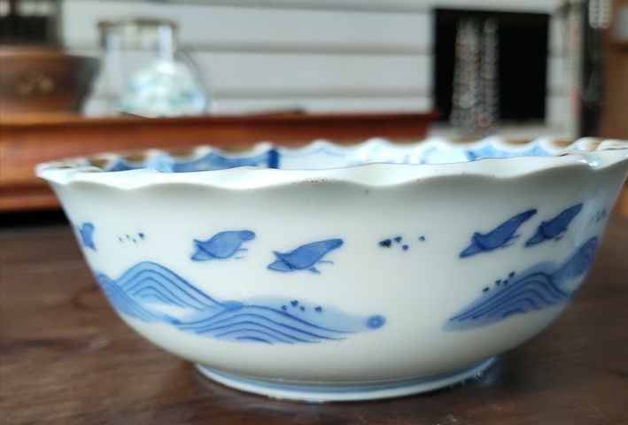 古玩陶瓷清末民初，青花花口描金碗拍賣，當(dāng)前價格999元