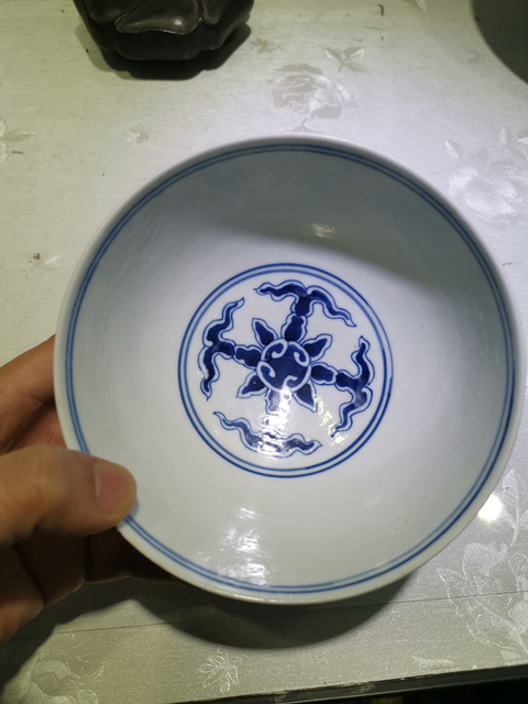 古玩陶瓷青花碗拍賣，當(dāng)前價(jià)格9900元