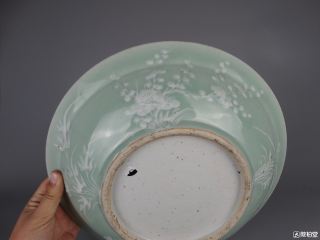 古玩陶瓷豆青釉堆白四季花卉紋盤拍賣，當前價格4900元