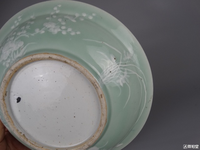 古玩陶瓷豆青釉堆白四季花卉紋盤拍賣，當前價格4900元