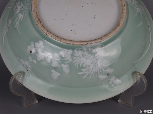 古玩陶瓷豆青釉堆白四季花卉紋盤拍賣，當前價格4900元