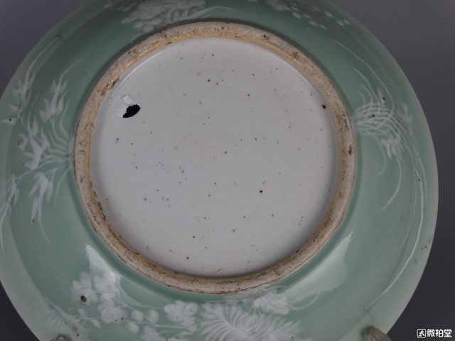 古玩陶瓷豆青釉堆白四季花卉紋盤拍賣，當前價格4900元