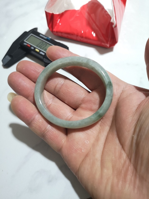 古玩玉器貴妃鐲子拍賣,當前價格680元