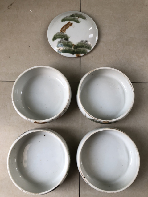 古玩陶瓷粉彩套盒拍賣，當前價格2700元