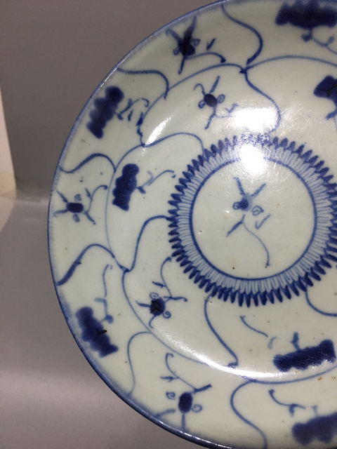 古玩陶瓷清中期?放漏?如意靈芝紋青花盤拍賣,當前價格388元