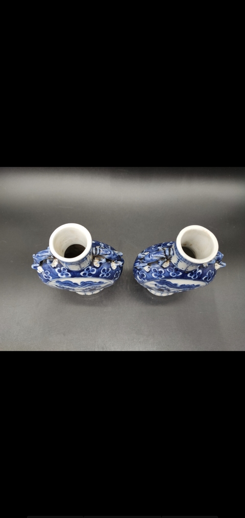 古玩陶瓷青花刀馬人抱月瓶拍賣(mài)，當(dāng)前價(jià)格10200元