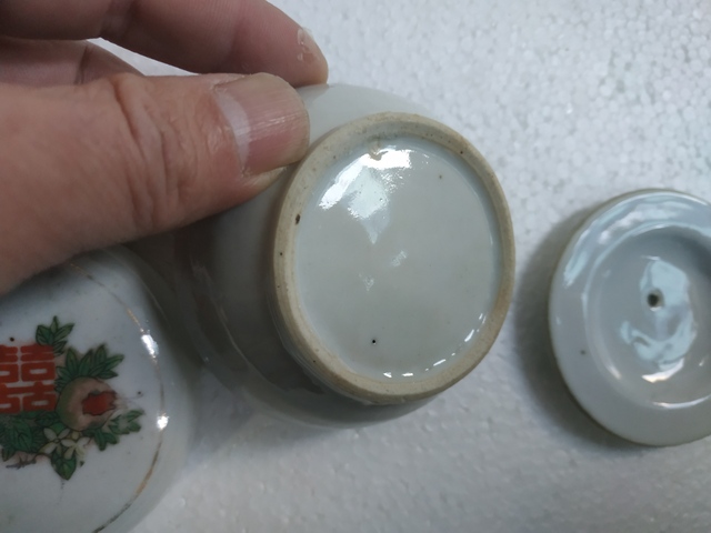 古玩陶瓷喜字花卉紋粉盒拍賣,當前價格158元