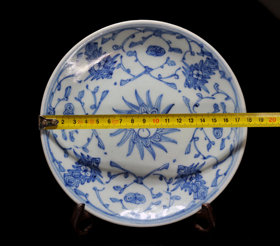古玩陶瓷清中期?放漏?青花纏枝蓮盤拍賣，當前價格388元