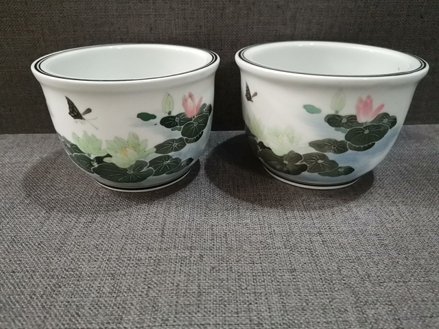 古玩陶瓷創(chuàng)匯期釉下五彩荷塘紋花缸2個(gè)拍賣，當(dāng)前價(jià)格880元