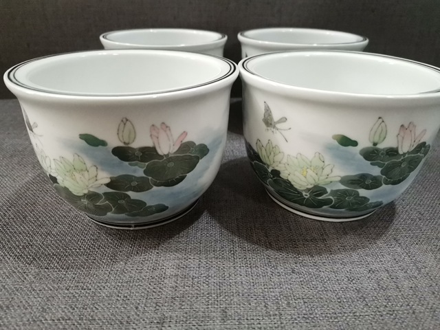 古玩陶瓷創(chuàng)匯期釉下五彩荷塘紋花缸2個(gè)拍賣，當(dāng)前價(jià)格880元