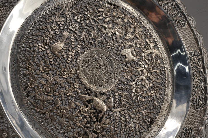 古玩雜項清晚·鏤空雕花鳥紋銀果盤拍賣，當前價格16000元