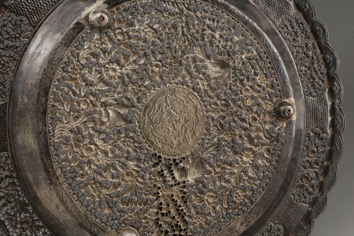 古玩雜項清晚·鏤空雕花鳥紋銀果盤拍賣，當前價格16000元
