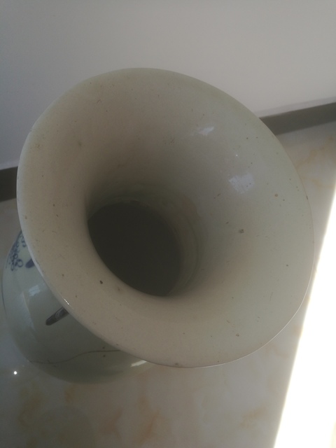 古玩陶瓷清末豆青釉青花博古插花紋雙耳大瓶拍賣，當前價格200元