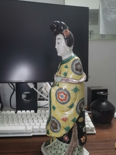 古玩陶瓷五彩仕女塑像拍賣，當前價格15800元