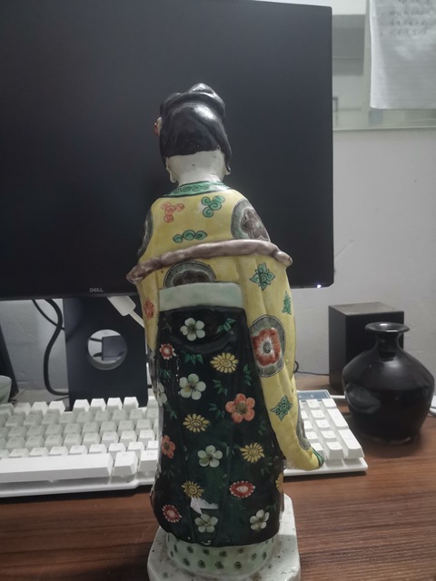 古玩陶瓷五彩仕女塑像拍賣，當前價格15800元