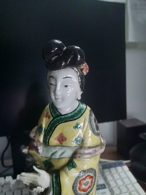 古玩陶瓷五彩仕女塑像拍賣，當前價格15800元