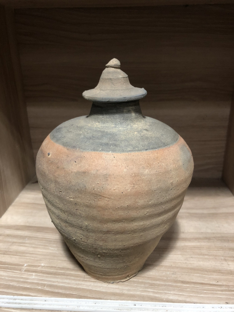 古玩陶瓷灰陶加朱瓶拍賣,當前價格588元